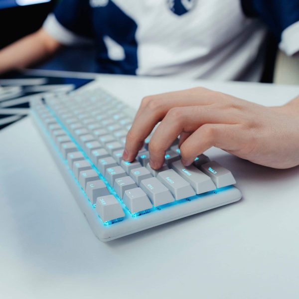 Alienware Pro 75 Wireless Mechanical Gaming Keyboard RGB-12