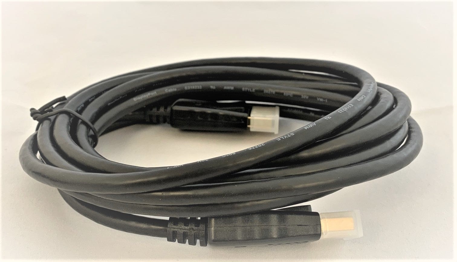 OMNIHIL DisplayPort cable connected to Alienware Aurora RYZEN R10 desktop